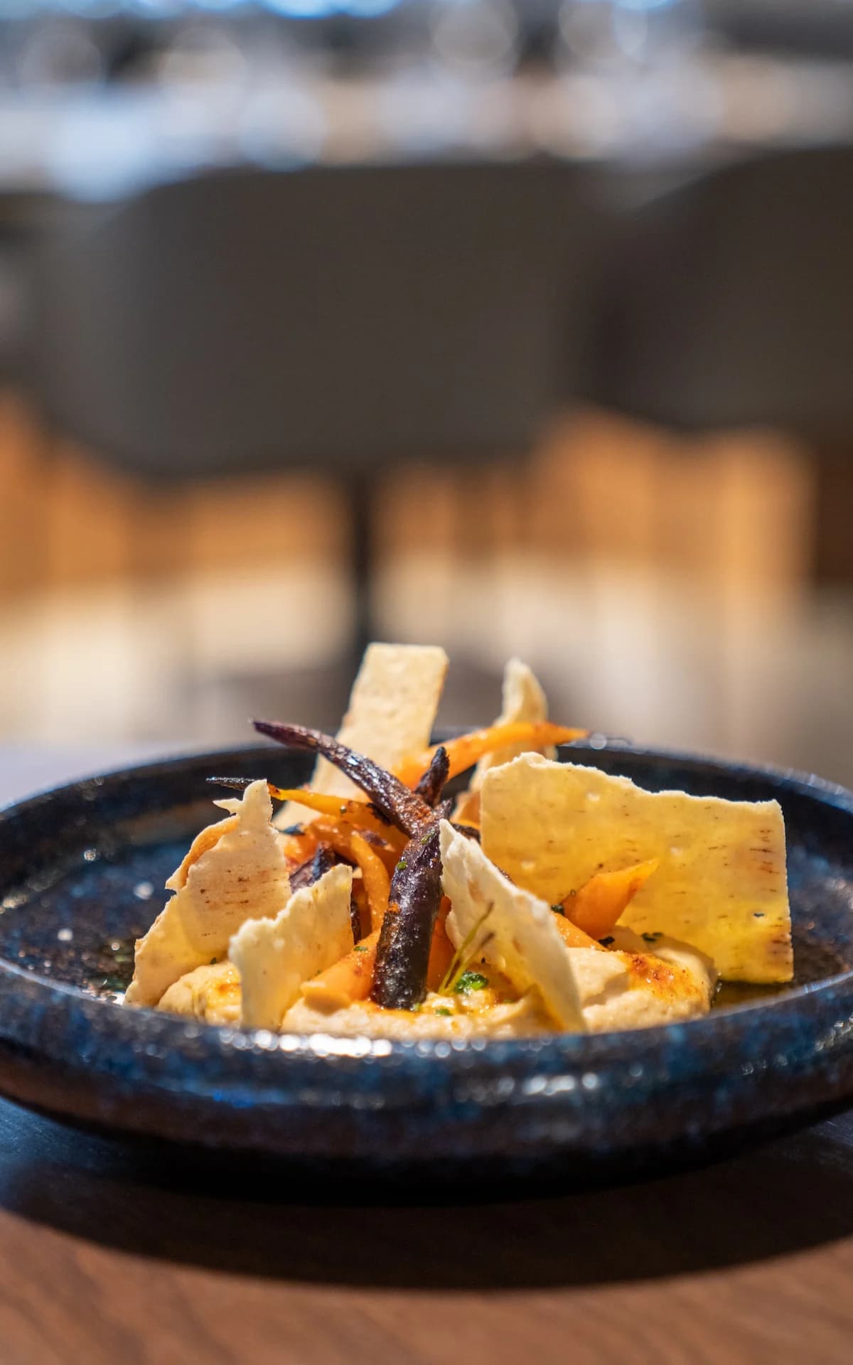 Zanahorias braseadas con hummus y especias tandoori - Carbònic Restaurant