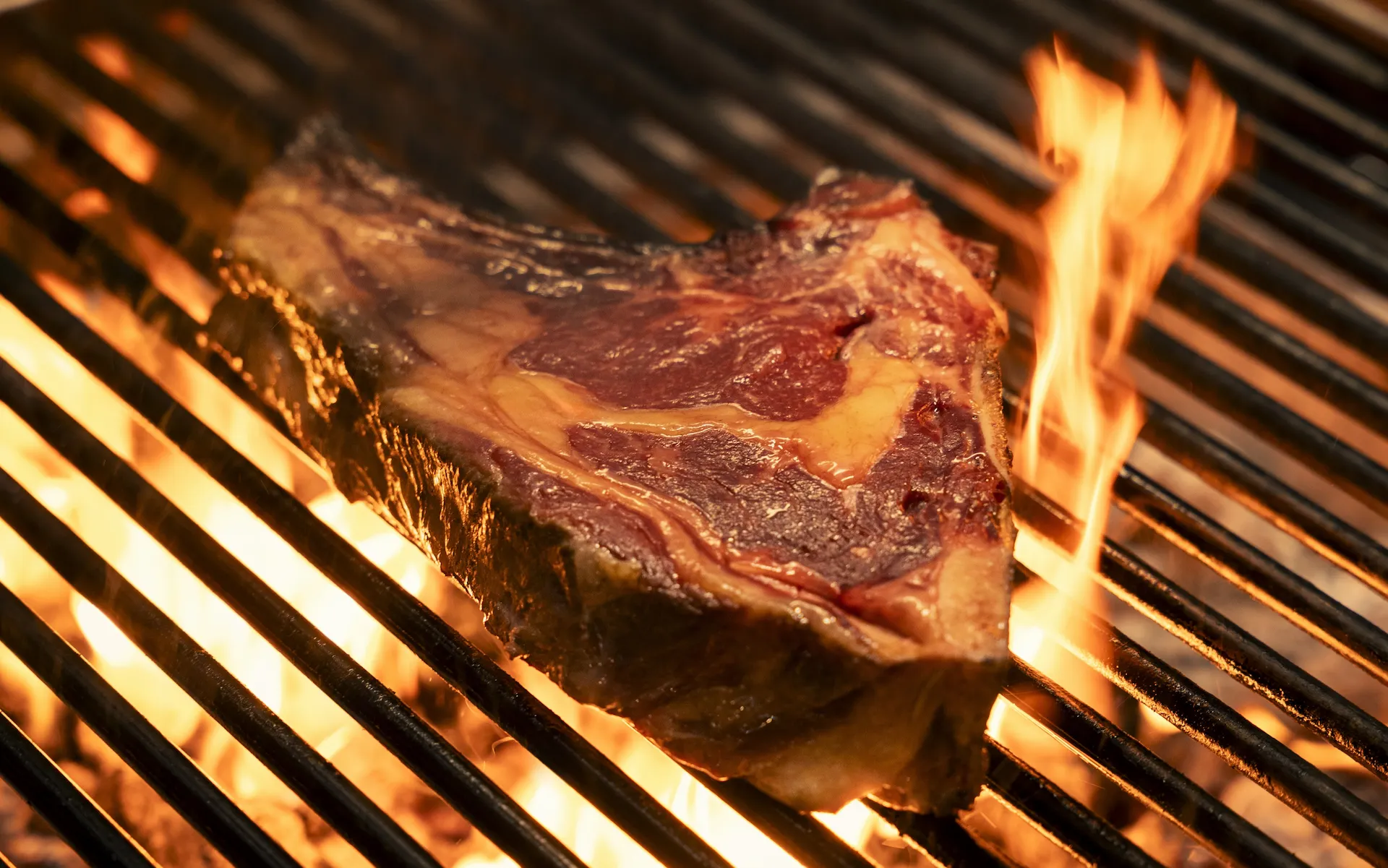 Txuletón de vaca madurat a la brasa - Carbònic Restaurant Salou